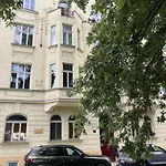 Retro Apartment In Prague